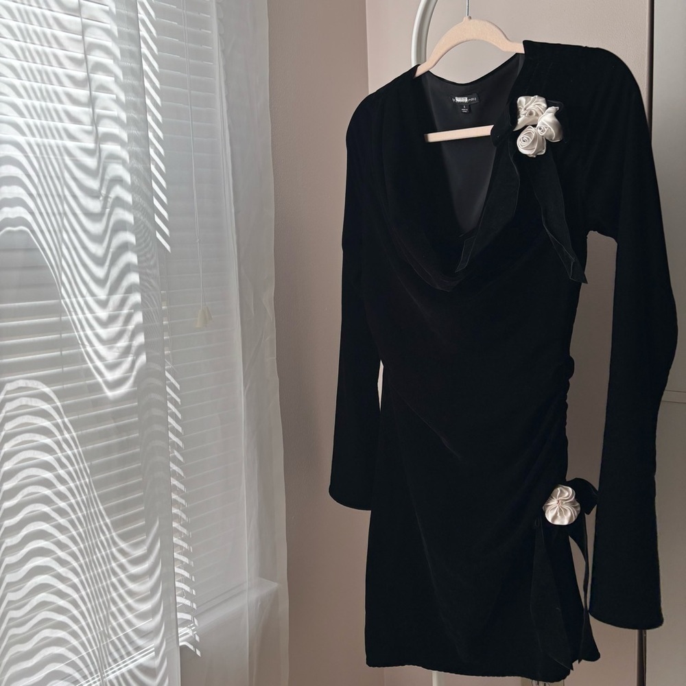 For Love & Lemons Black Velvet Mini Dress Size S - Tamera Cowl Neck Bell Sleeve - Picture 6 of 7